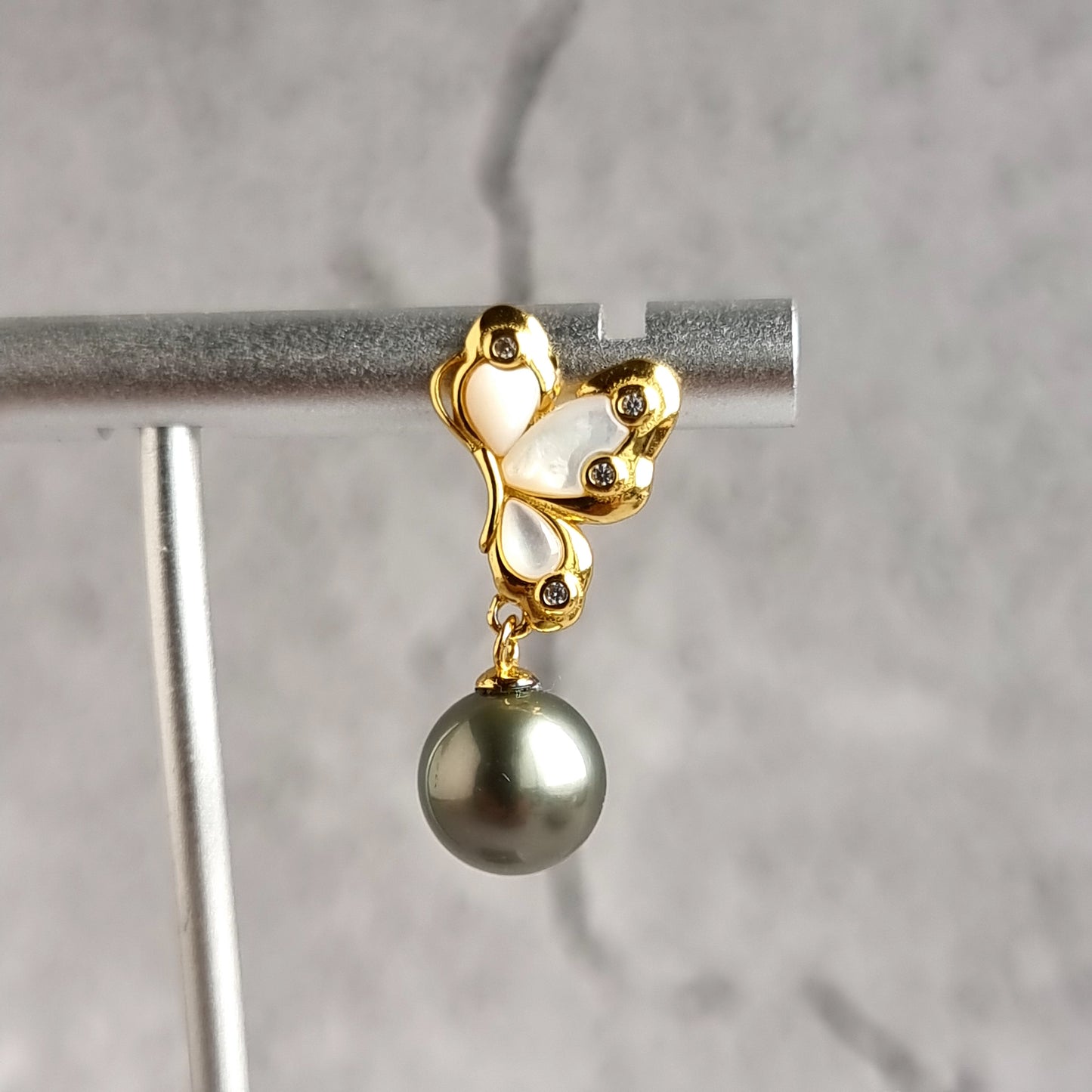 Asymmetrical Shell Pearl with Tahitian Pearl Earrings