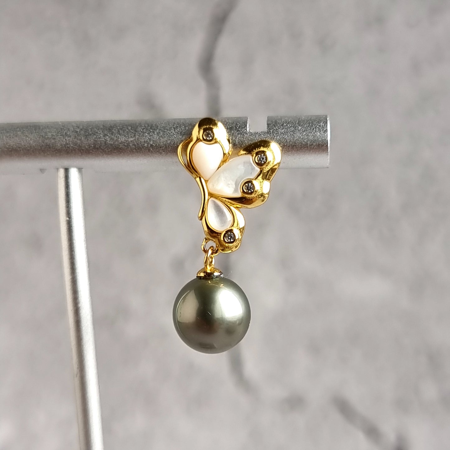 Asymmetrical Shell Pearl with Tahitian Pearl Earrings