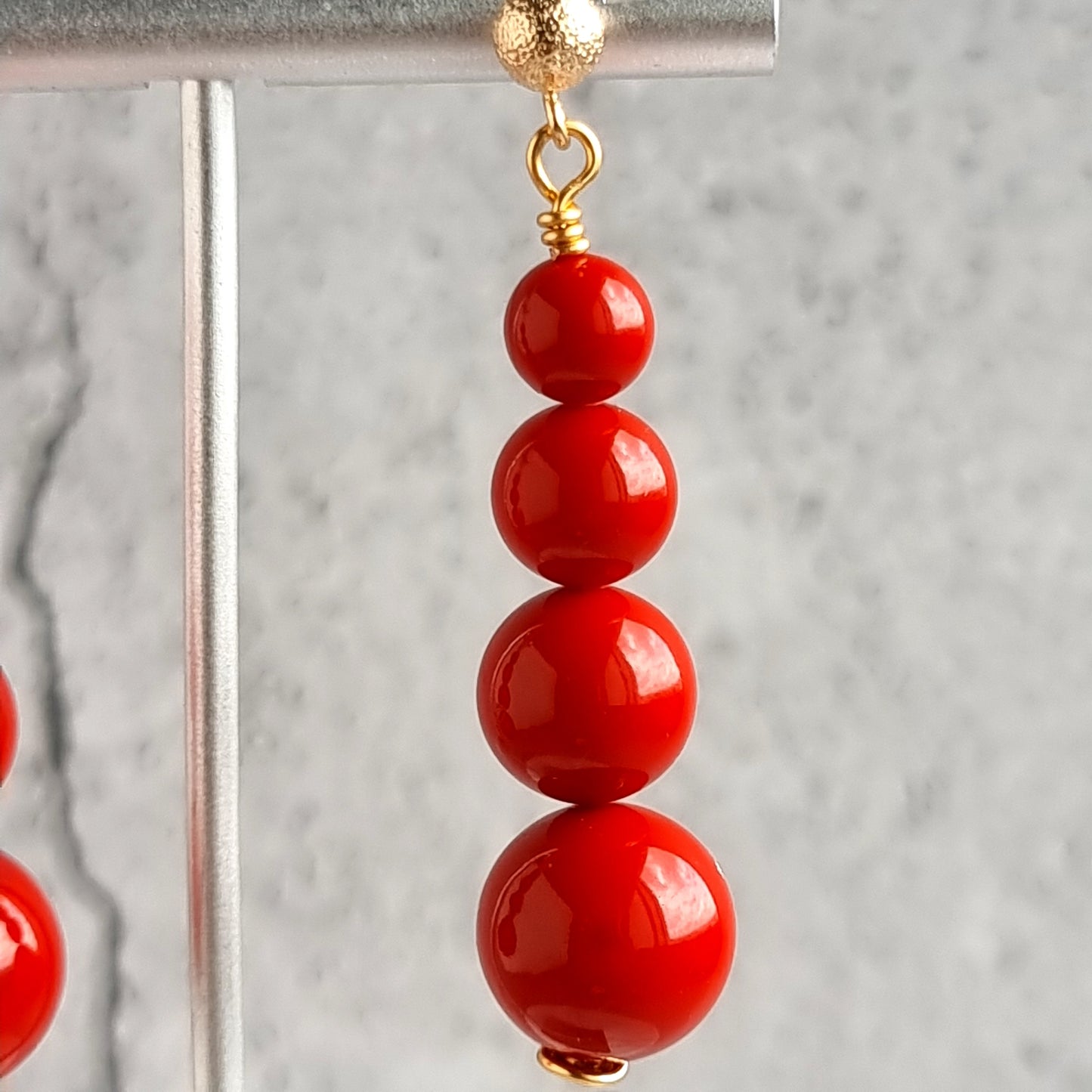 Mother of Pearl - Gradual Earrings - Red