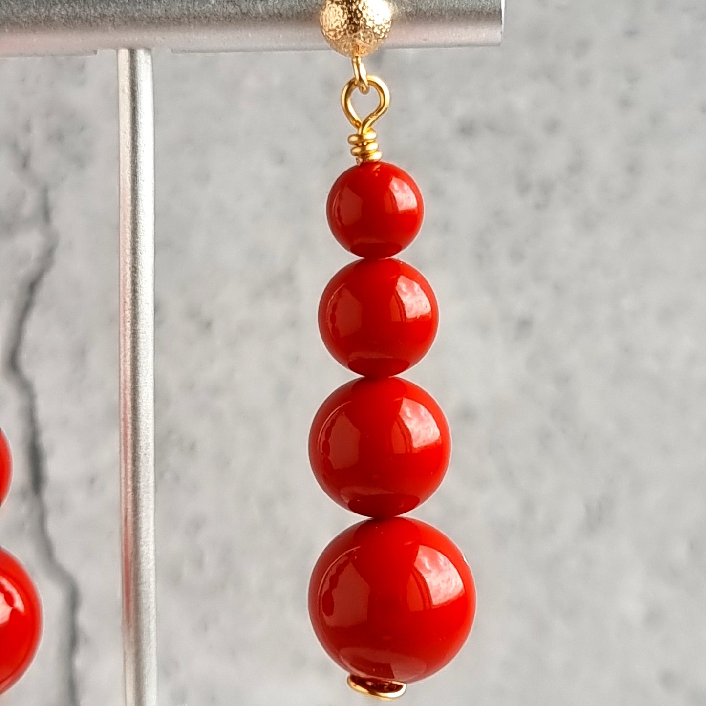 Mother of Pearl - Gradual Earrings - Red