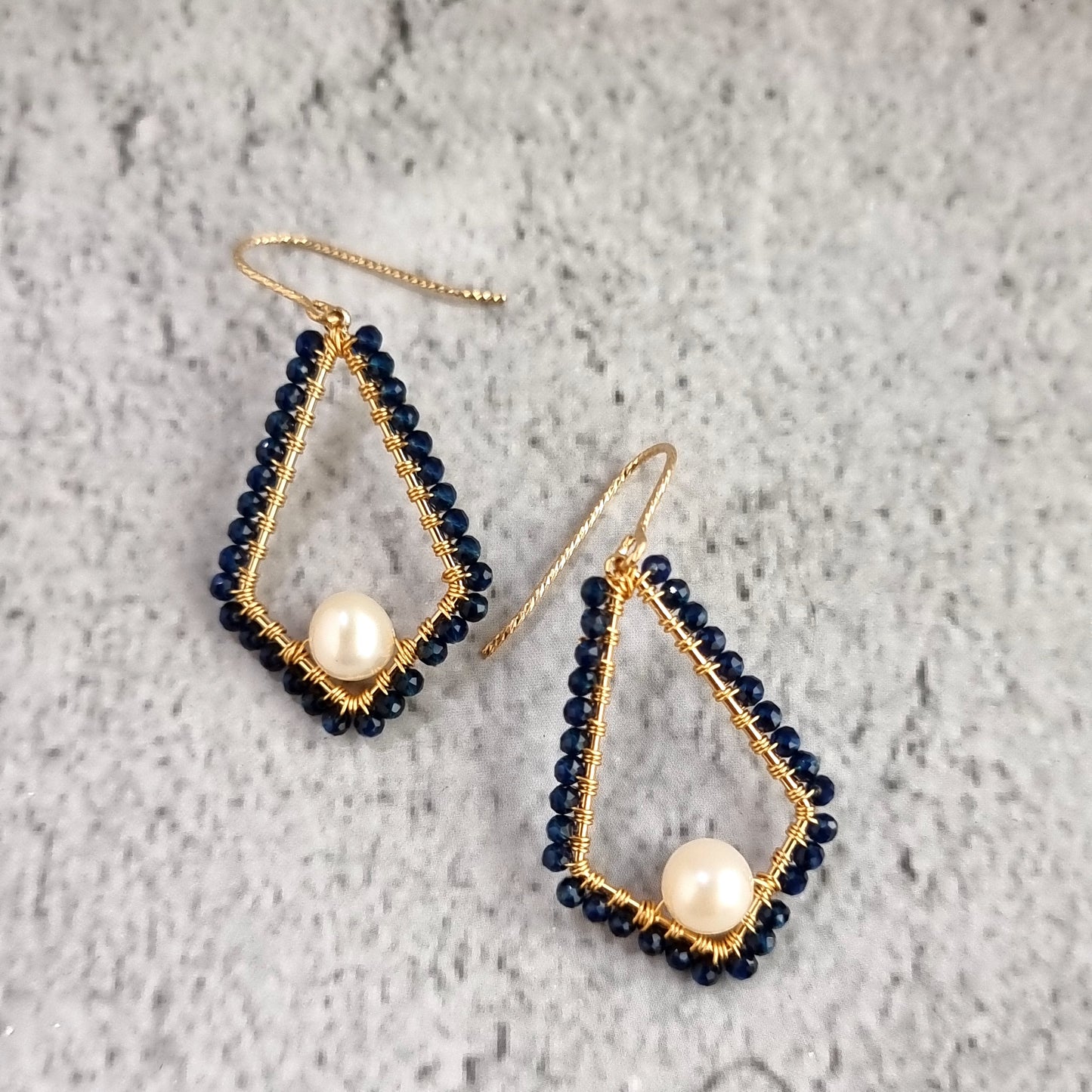 Kite Shape Blue Spinel Gemstone with Fresh Water Pearl