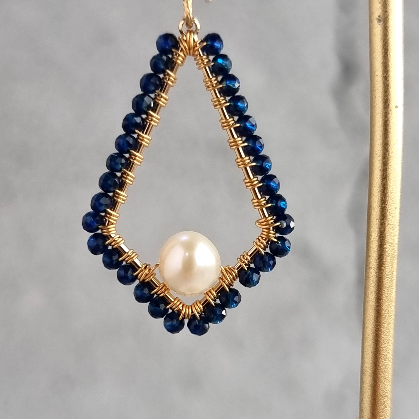 Kite Shape Blue Spinel Gemstone with Fresh Water Pearl