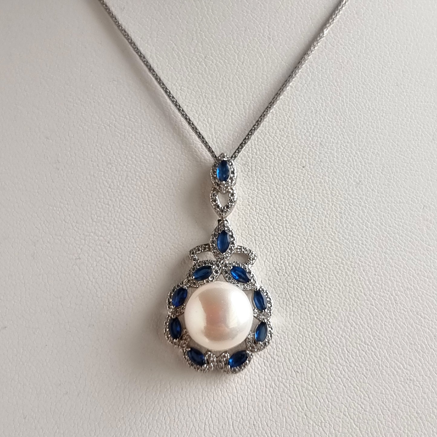 Fresh Water Pearl Pendant with Sterling silver chain - Necklace