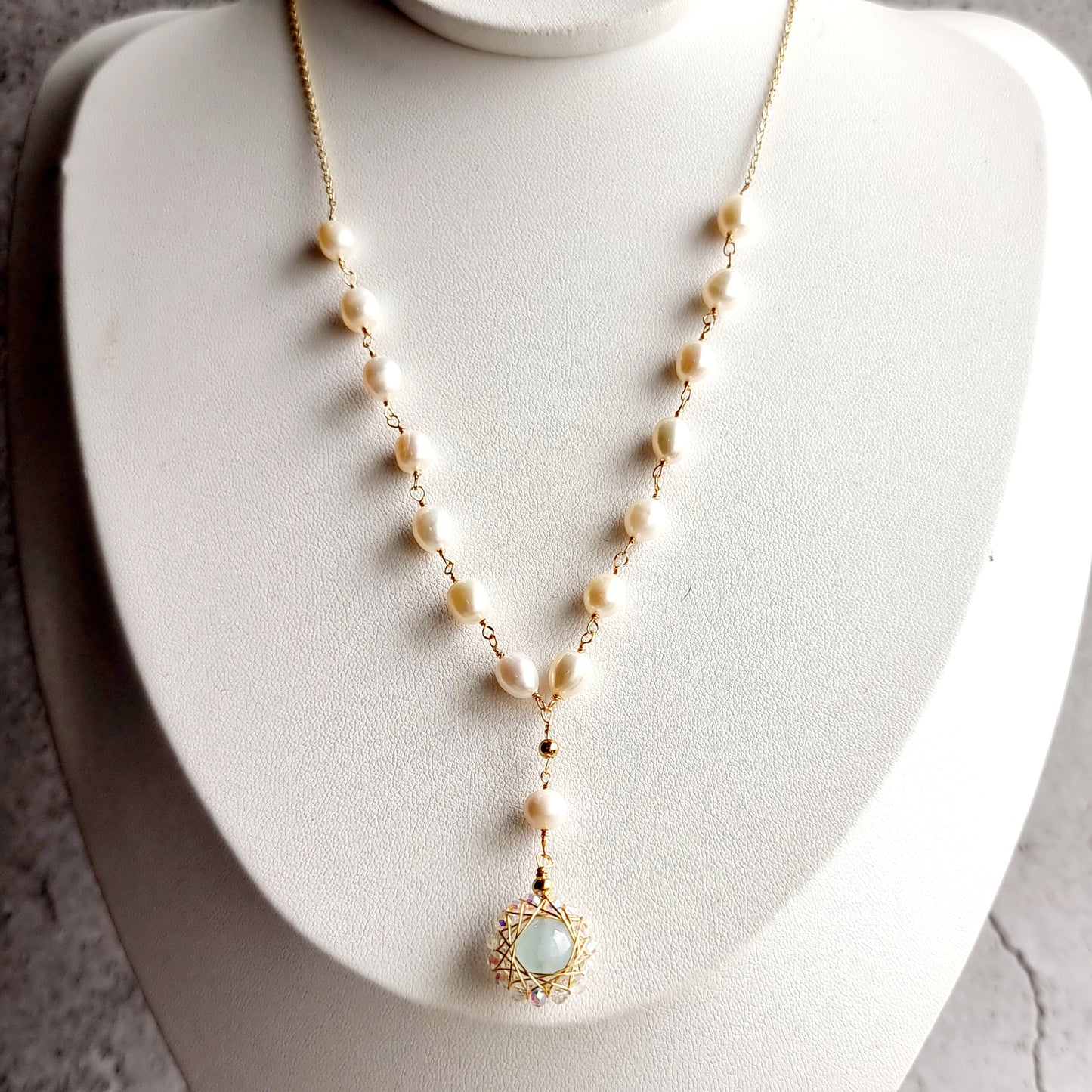 Fresh Water Pearl with wrapped Aquamarine Gemstone Pendant Necklace
