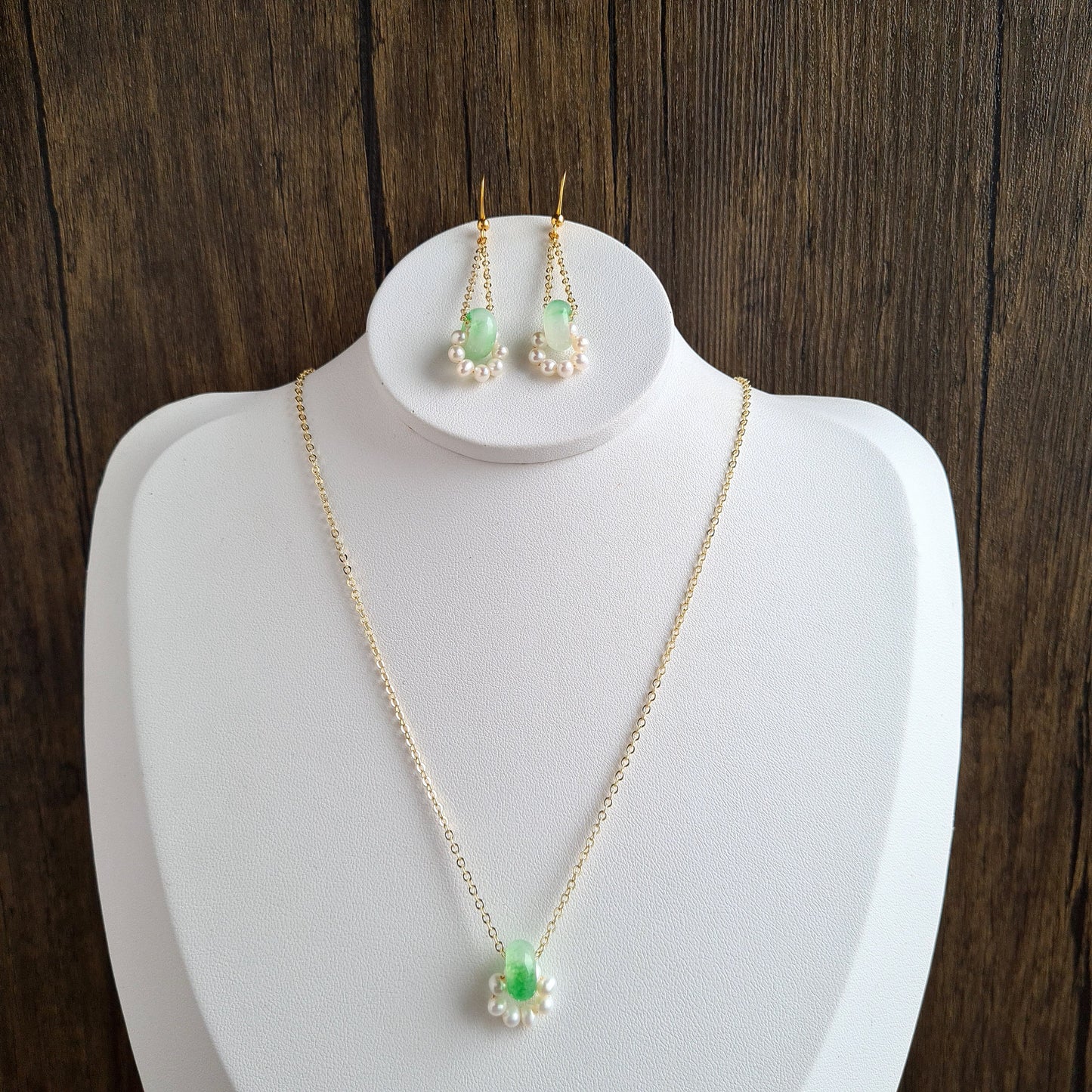 Fresh Water Pearl with Type A Jade Hoop Gemstone Necklace