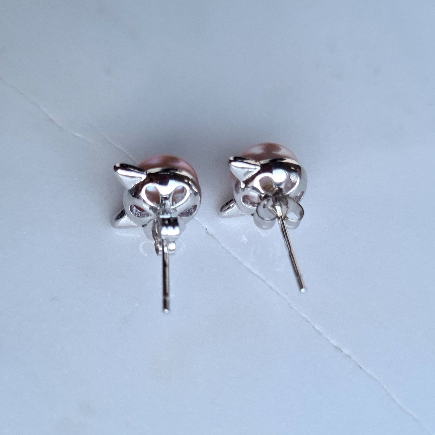 Cat, Fresh Water Pearl with Sterling Silver (Silver/Gold) Stud (Suitable for children/young adult)