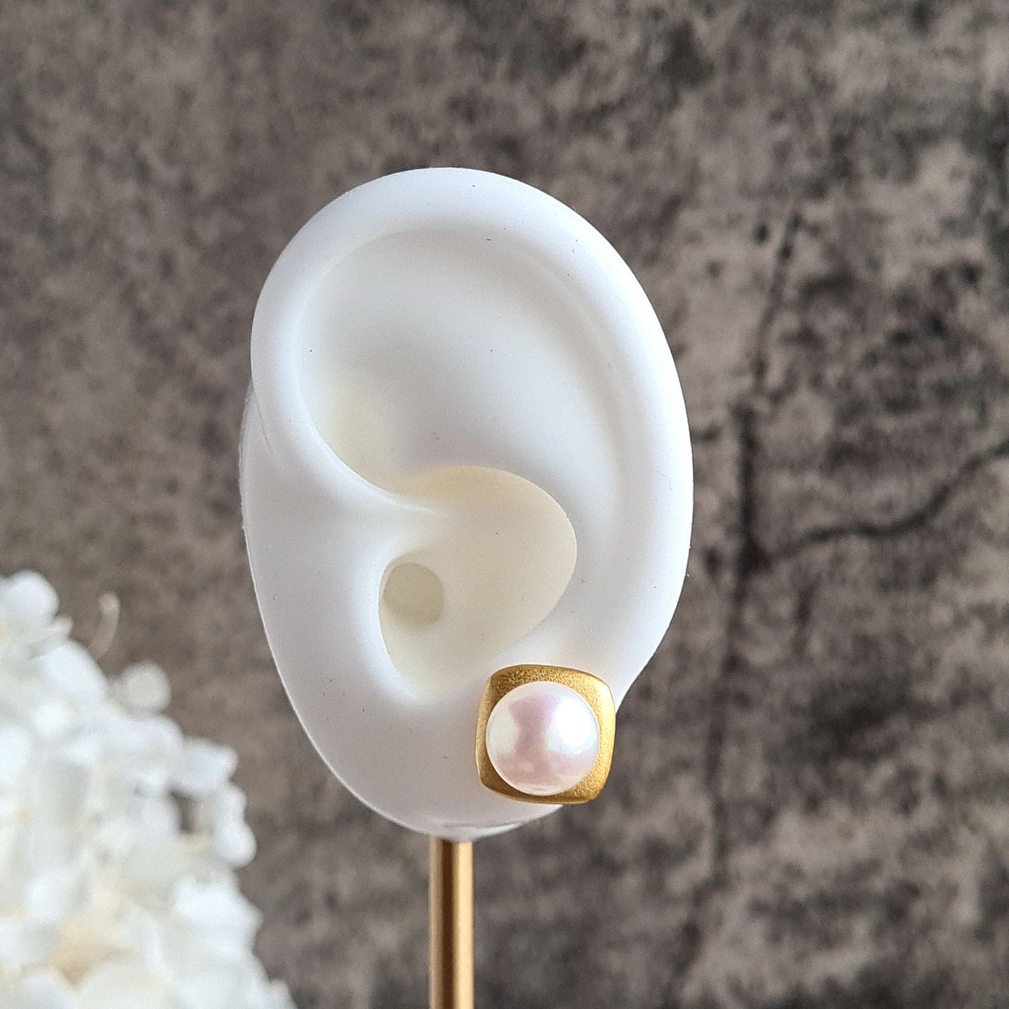 Frosted S925 frame with Fresh Water Pearl Ear Stud