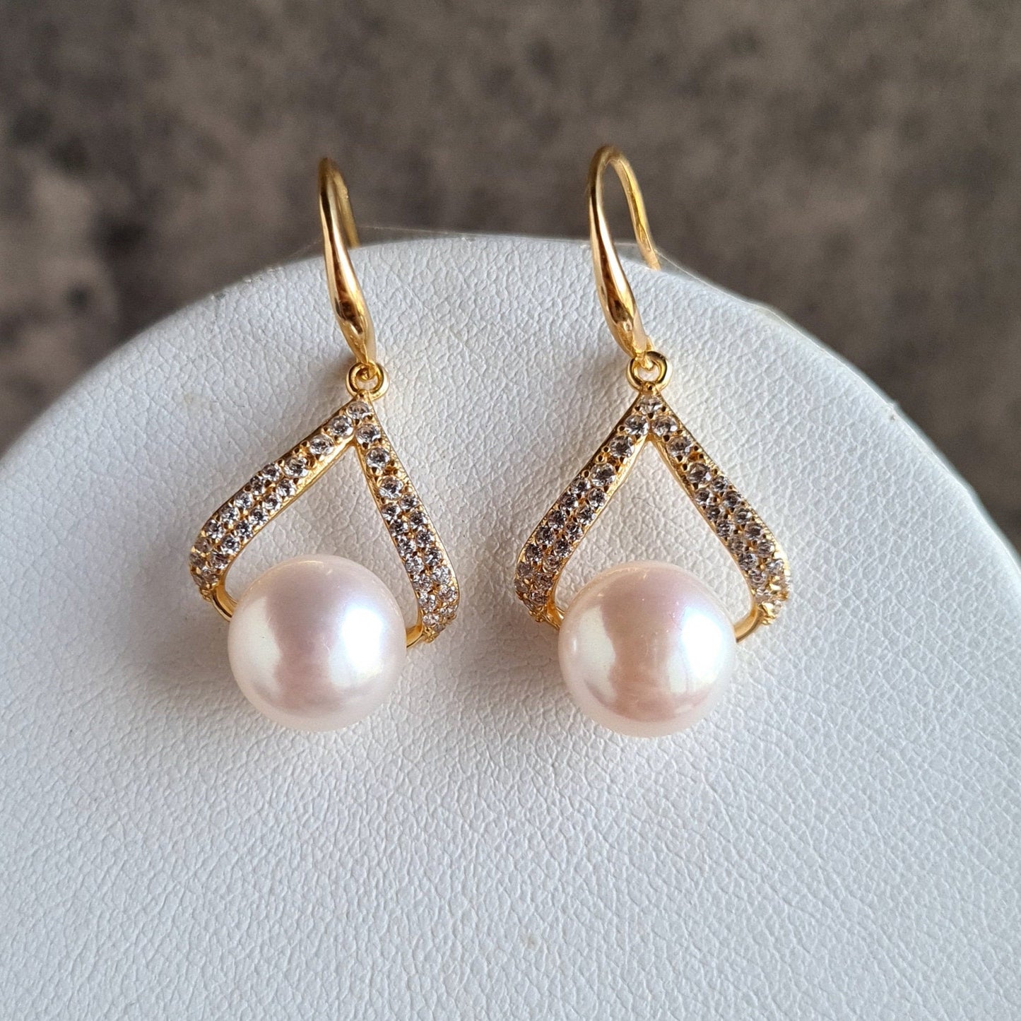 Fresh Water Pearl Earrings & Necklace Set