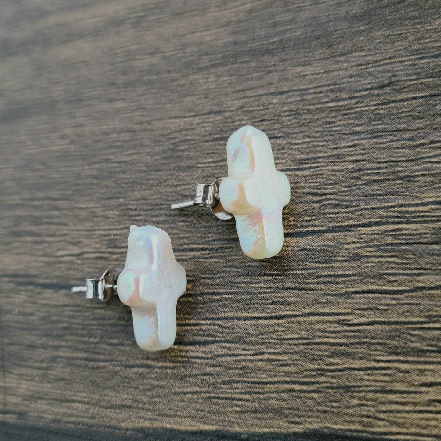 Fresh Water pearl Cross with S 925 silver Ear Stud
