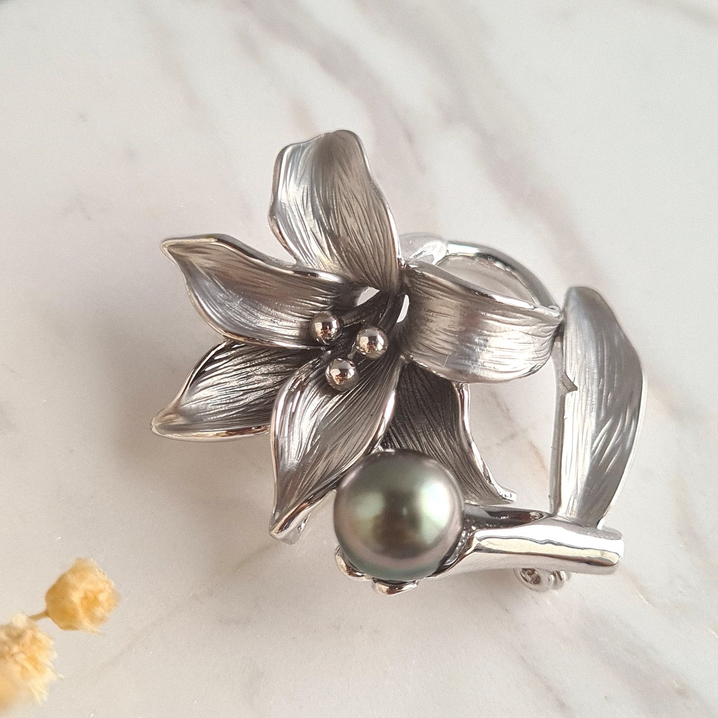 Tahitian Pearl Matte Black Alloy Flower Brooch