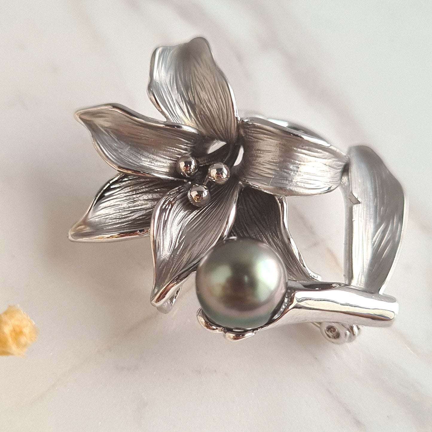 Tahitian Pearl Matte Black Alloy Flower Brooch