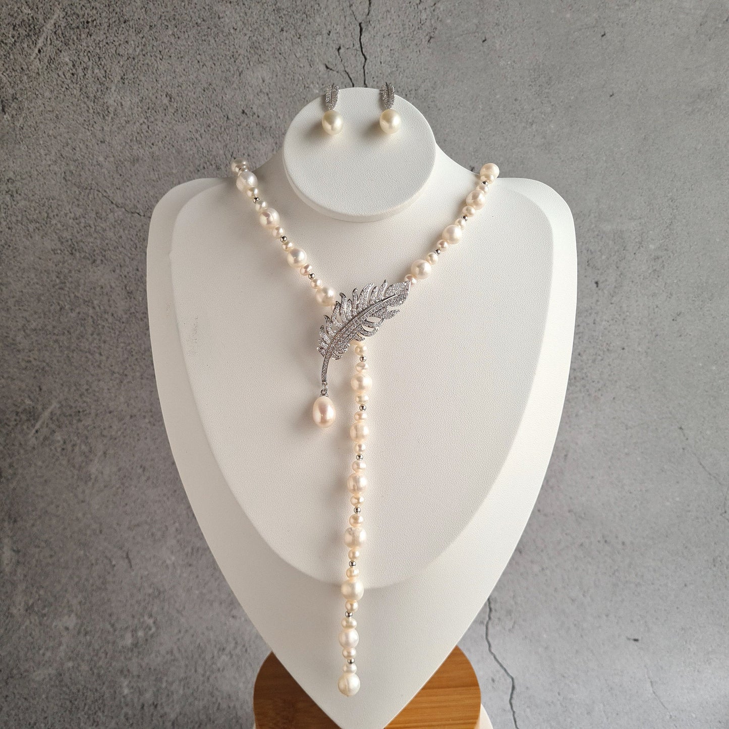 Fresh Water Pearl Lariat Necklace with feather Clasp & Feather Stud Earrings Set