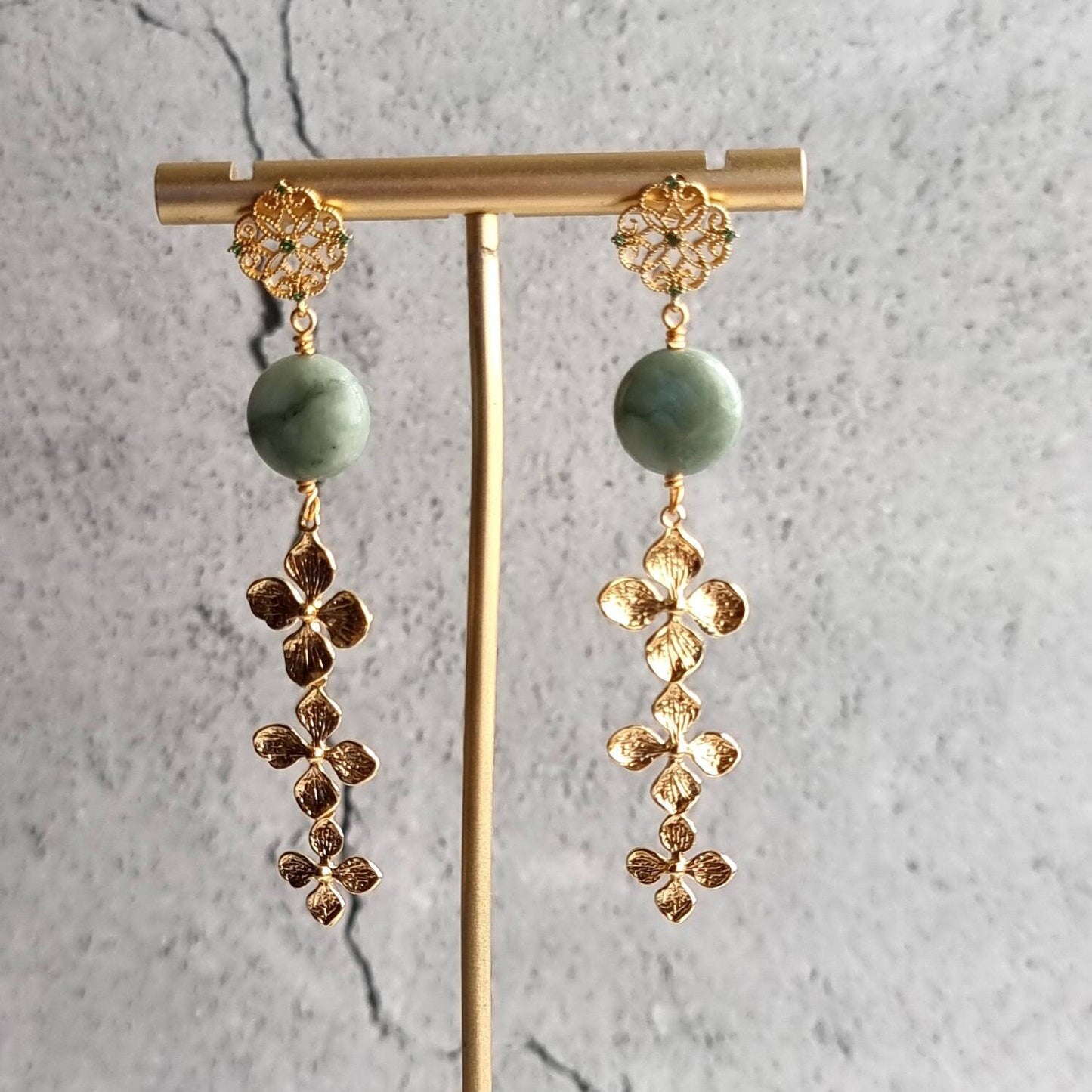 Oriental Style Coin Jade with Flower Trail Charm Gemstone Earrings