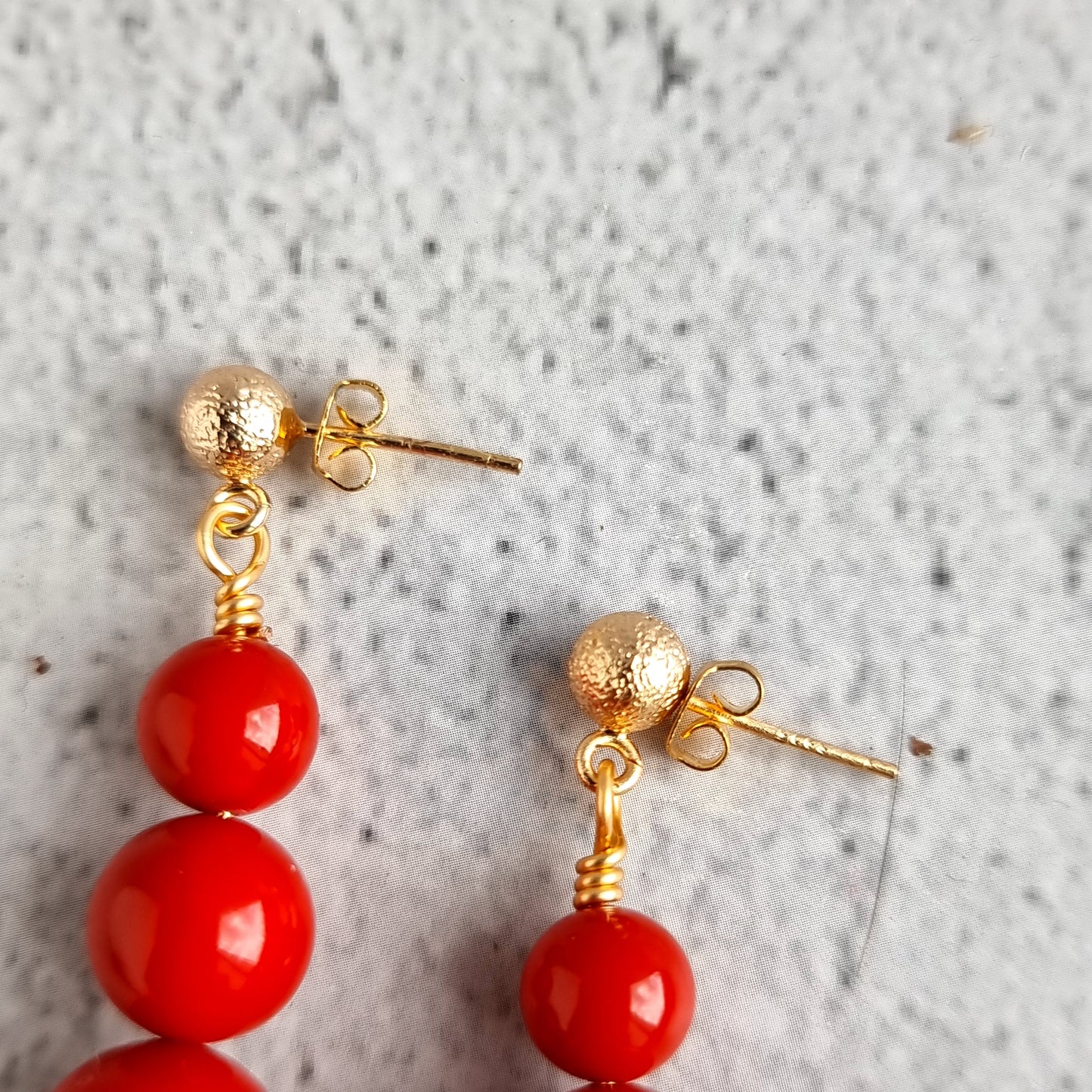 Mother of Pearl - Gradual Earrings - Red