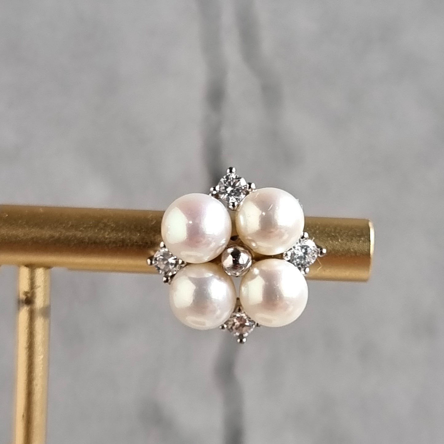 Fresh Water Pearl Clover Earrings/Stud