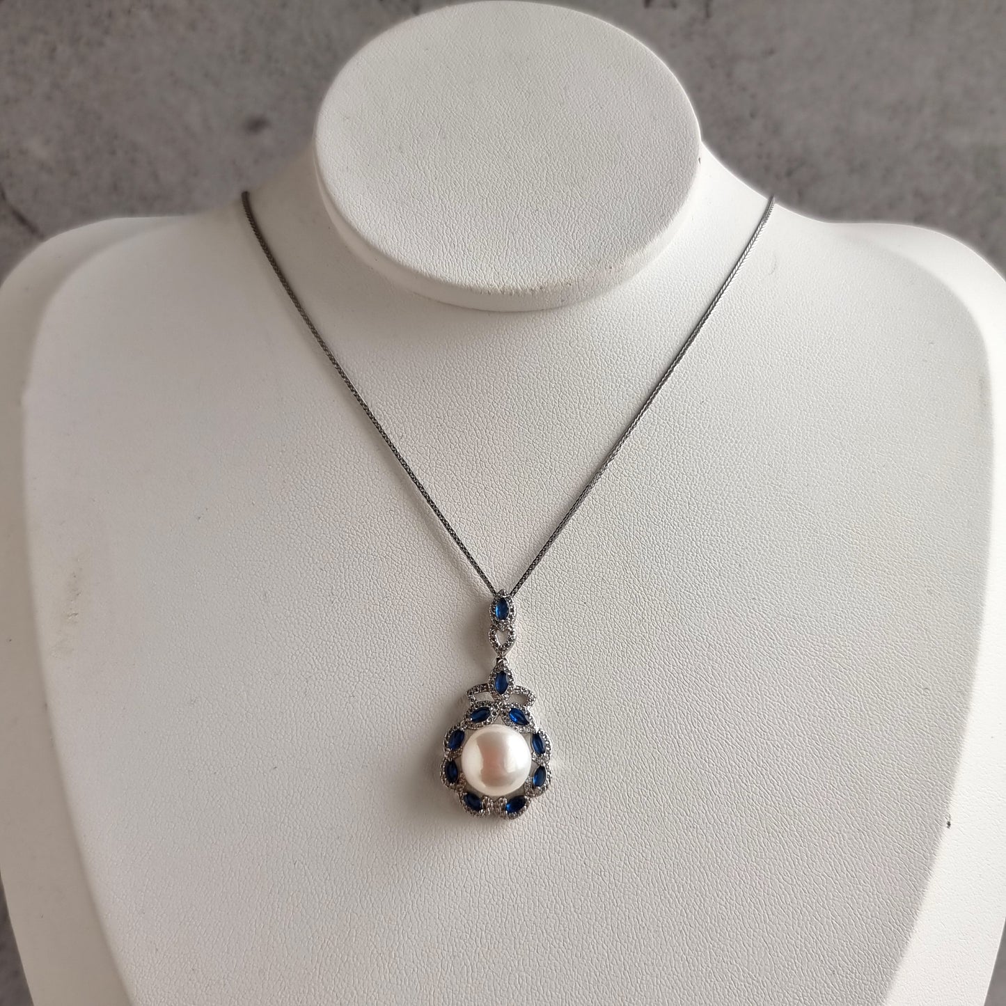 Fresh Water Pearl Pendant with Sterling silver chain - Necklace
