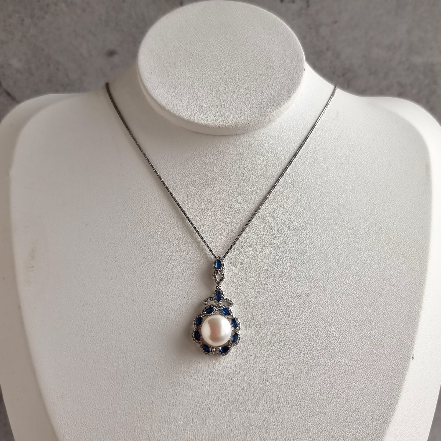 Fresh Water Pearl Pendant with Sterling silver chain - Necklace