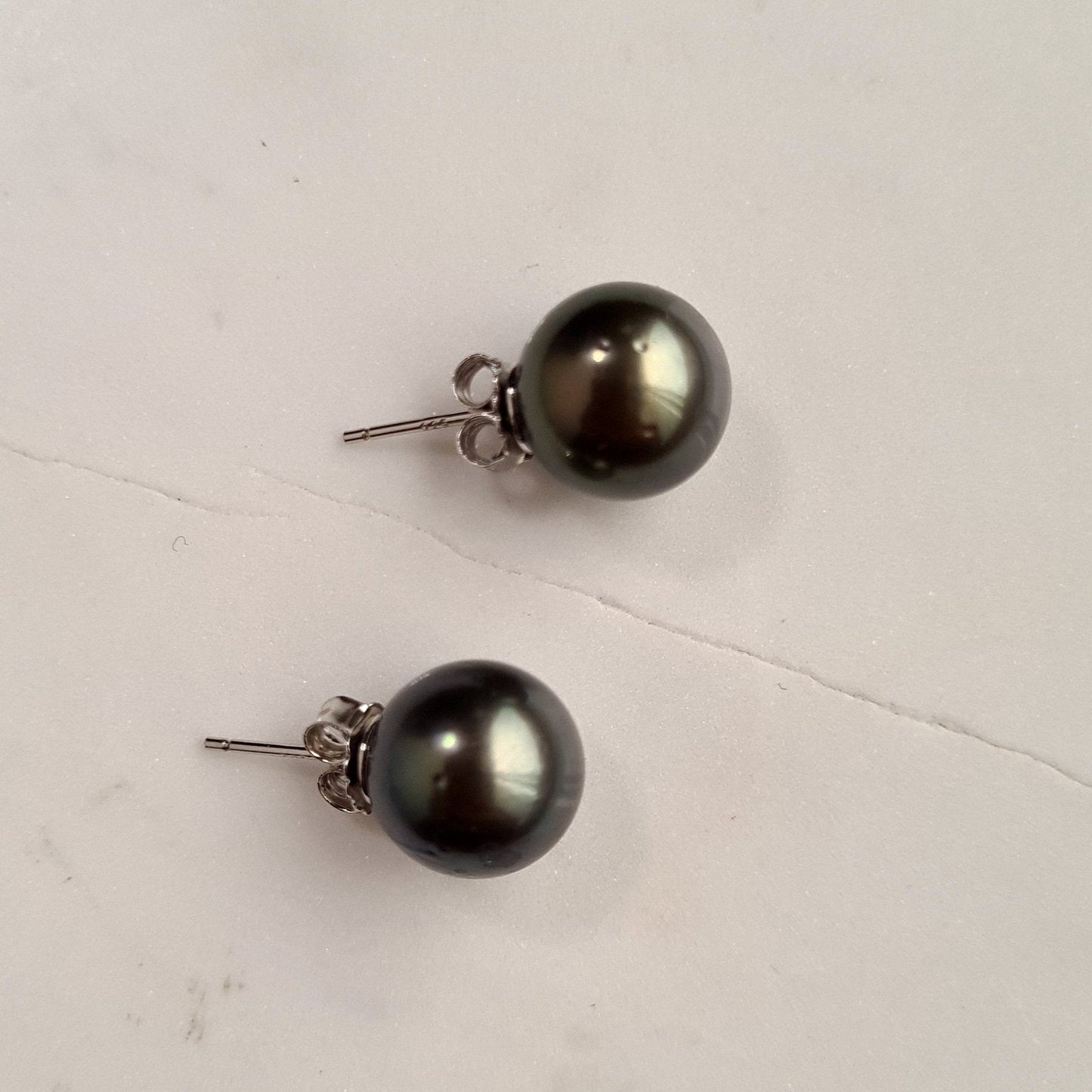 AAA Quality 11-11.5 mm Tahitian Pearl with Sterling Silver Stud - Peacock Green