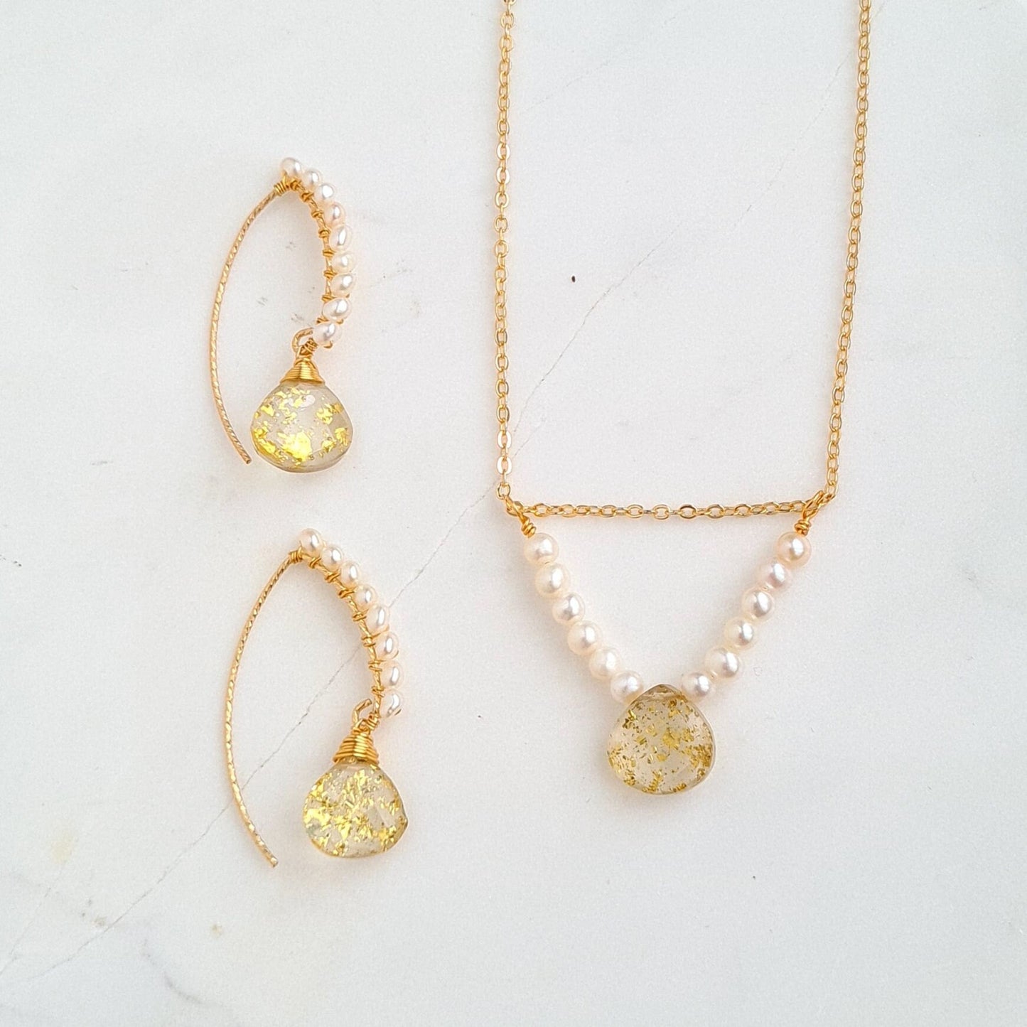 Gold Foil Crystal Quartz Doublet with Fresh Water Pearl Earrings & Necklace Set