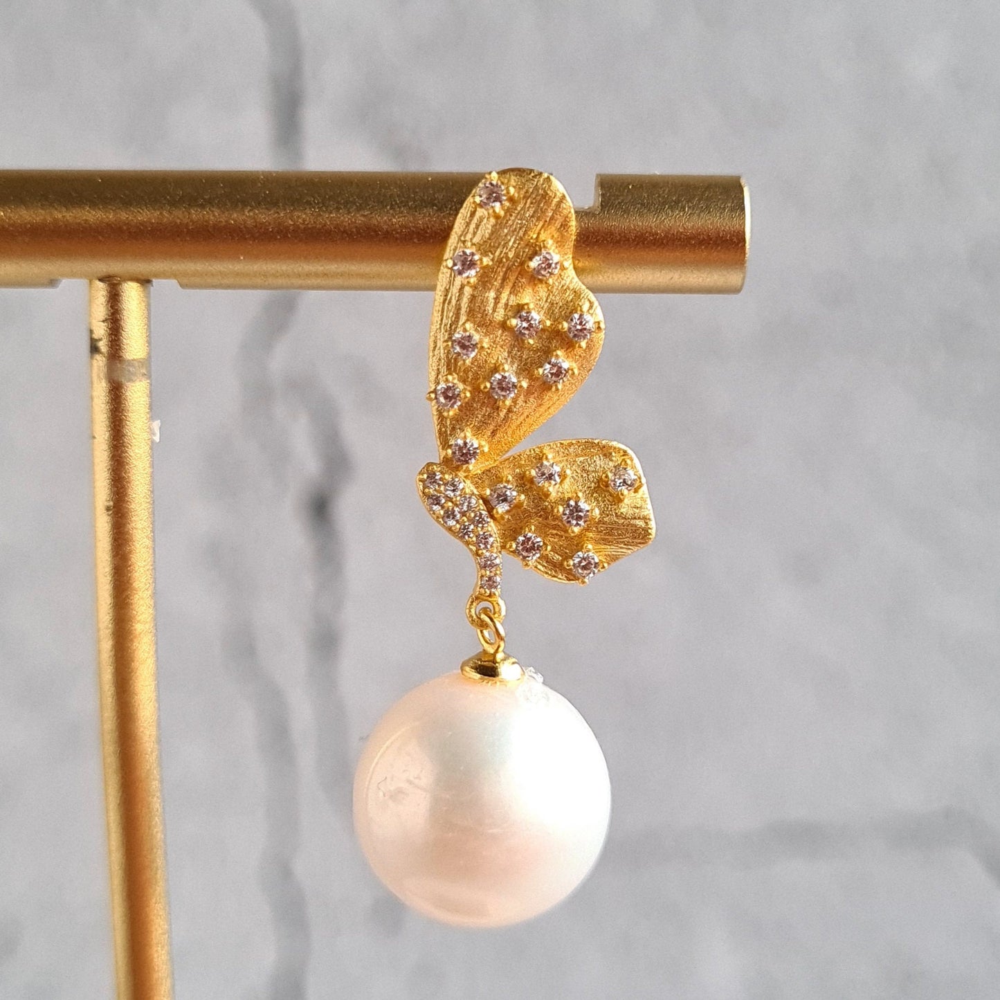 Frosted Butterfly Vermeil (S925) with AAA Fresh Water Pearl Dangling Earrings