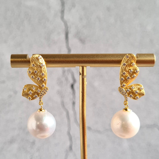 Frosted Butterfly Vermeil (S925) with AAA Fresh Water Pearl Dangling Earrings