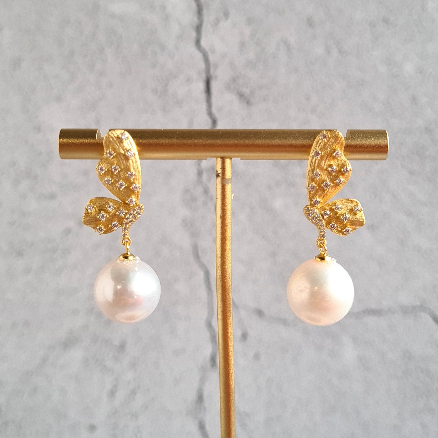 Frosted Butterfly Vermeil (S925) with AAA Fresh Water Pearl Dangling Earrings